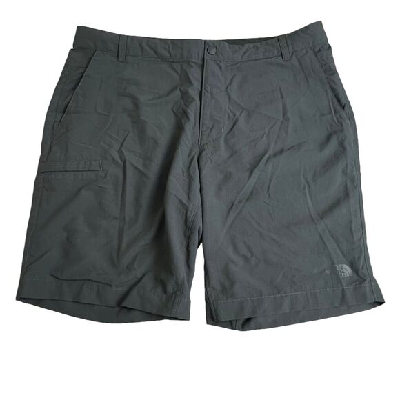 The North Face Gray Nylon 10" Inseam Cargo Shorts 40 - Picture 1 of 9